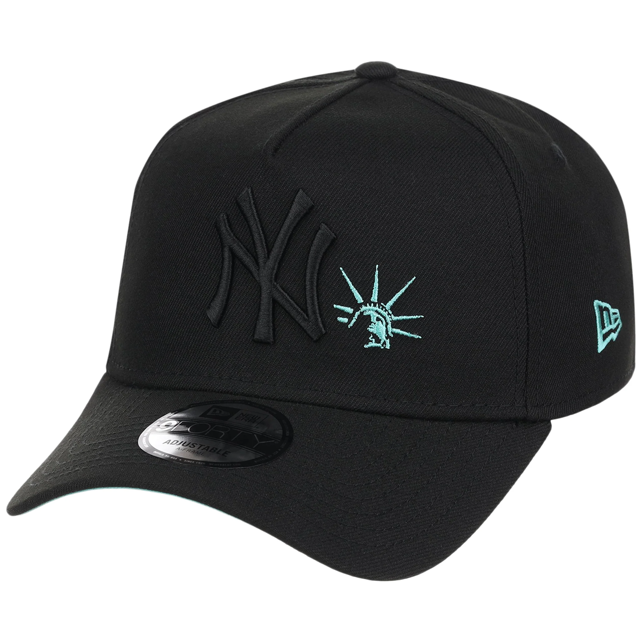 New York Yankees - New York Crown the City - Liberty Element New Era 9FORTY - Black/Black - Image 4