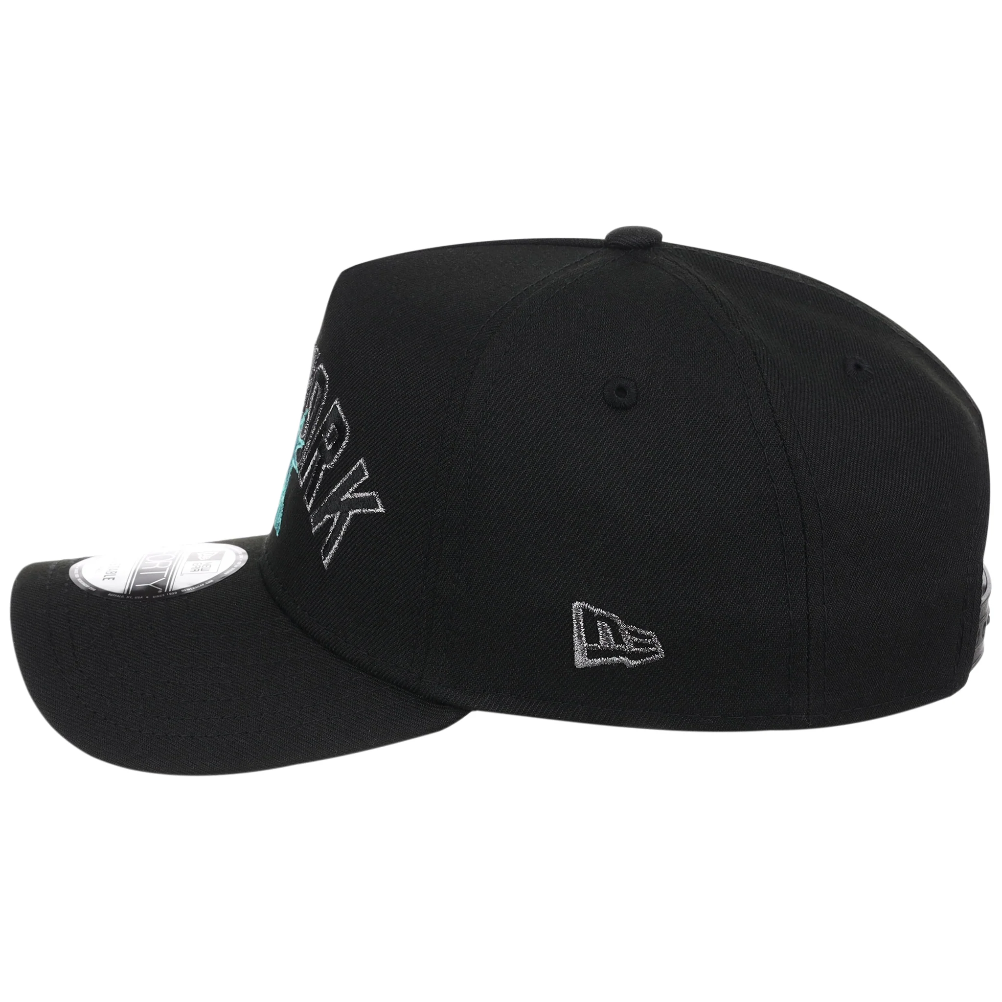 New York Yankees - New York Crown the City - Liberty New Era 9FORTY - Black/Black - Image 6