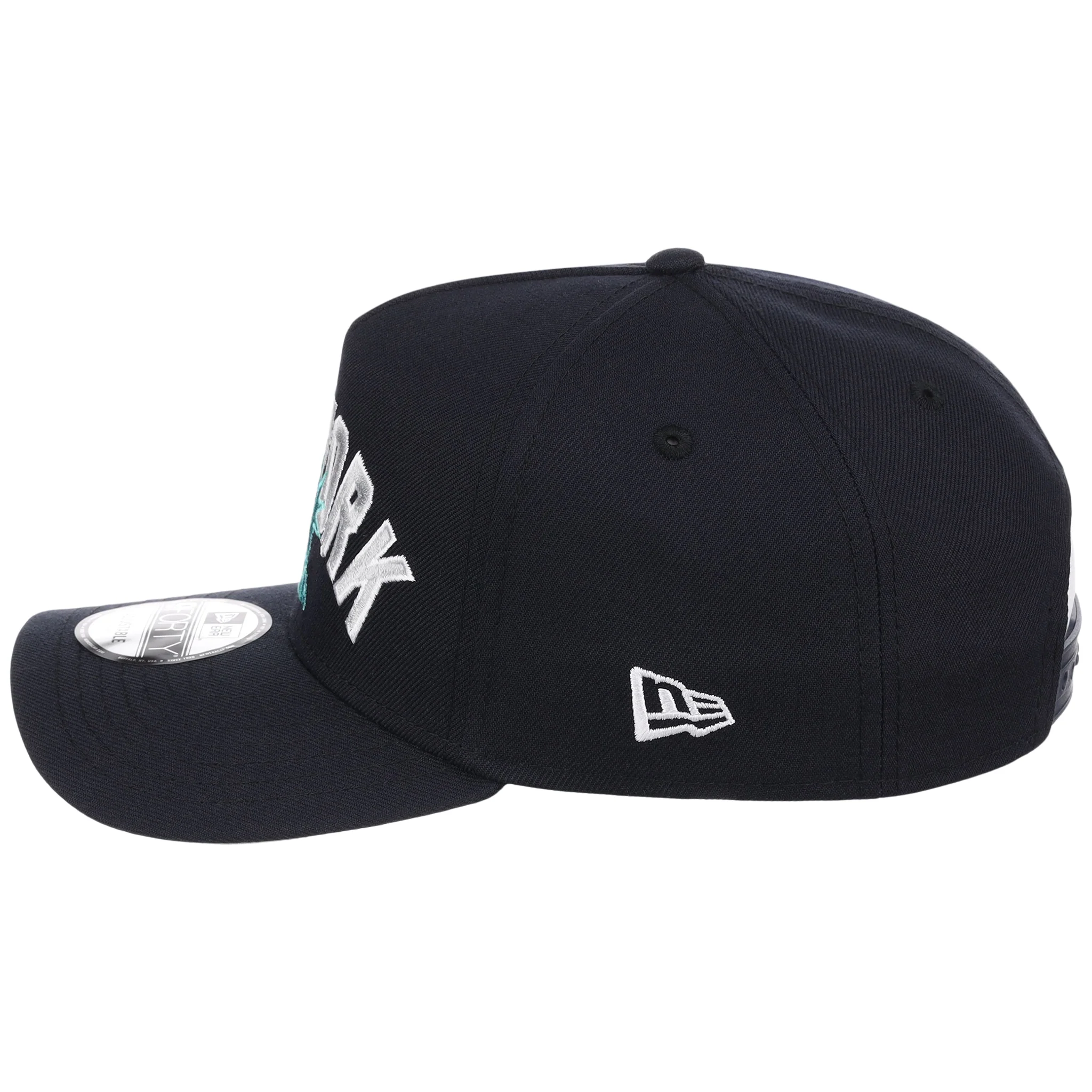 New York Yankees - New York Crown the City - Liberty New Era 9FORTY - Navy/Navy - Image 6